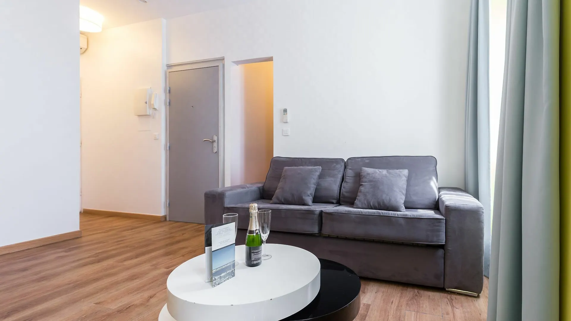 Florella Clemenceau Apartment Cannes France